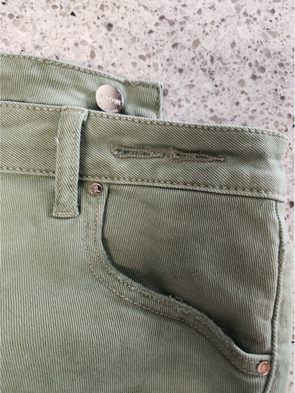 Shorts - Picture 5 of 9